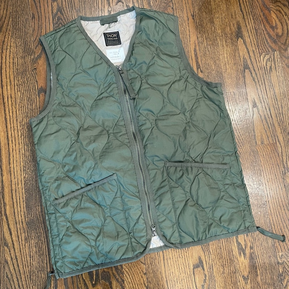 TAION V Neck Zip Vest Green Down Filled Puffer Vest